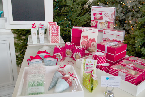 Our Martha Stewart Crafts holiday treat packaging is a great way to wrap up homemade holiday goodies!