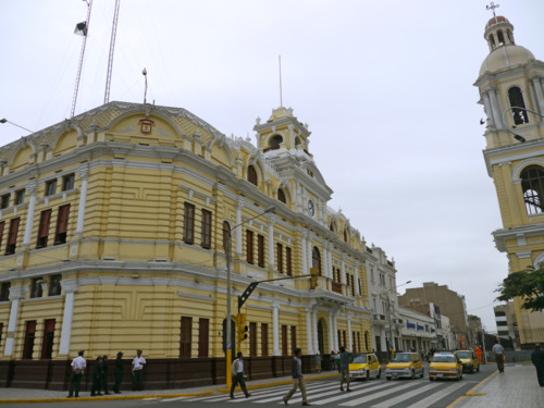 First stop - Chiclayo - north of Lima - This city also hugs the west coast. We met our guide, Zenon, who is a direct descendent of the last Incan king, in Chiclayo to begin our first adventure.