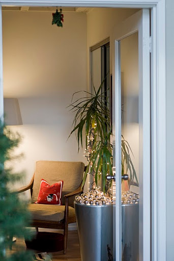 Laura Bear used the silver bulbs from my Living collection to decorate her home for the holidays.
