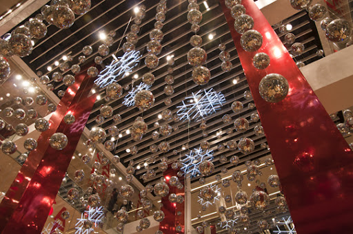 Kathleen Kent - Window display at Uniqlo