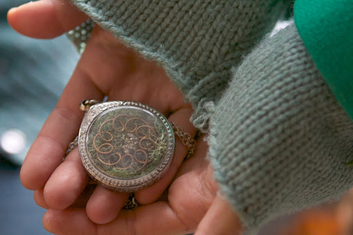 This handsome locket contains hemp.