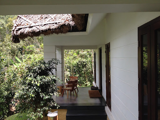 The resort consists of six cottages, each separated into two rooms, with small porches to enjoy a snack or a drink. Lush vegetation provided lots of privacy and quiet interrupted only by the sounds of birdsongs.