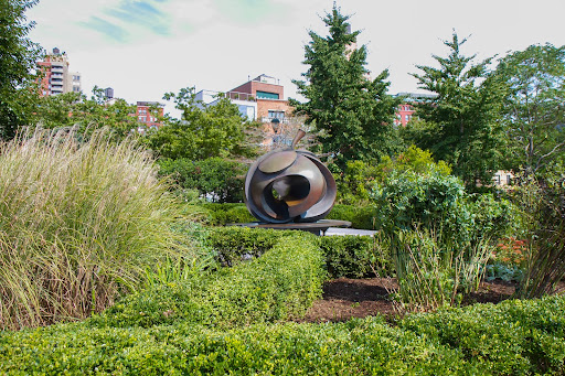 Millenium Garden, located at Charles St., is the home of The Apple, designed by Stephen Weiss, the late husband of world-renowned fashion designer, Donna Karan. This garden, dedicated to him, needs a bit of a makeover.