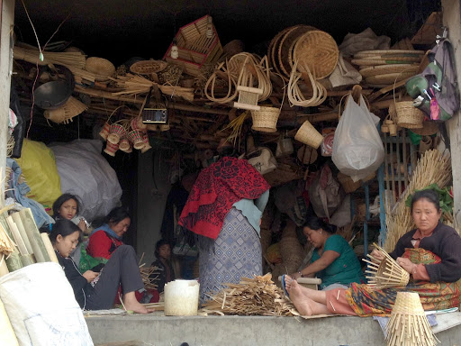 After the picnic we walked around town to various shops. These basket makers create custom baskets based on customer specifications, while they wait.