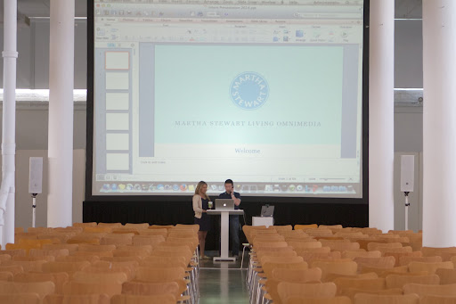 Before the Town Hall meeting later in the afternoon, Angus Chen, IT Director of Desktop Services, setup my Powerpoint presentation.