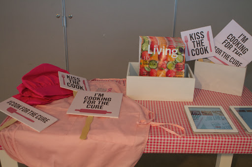 The guests were encouraged to take selfies with these signs and props, and share their photos on #cookforthecure.