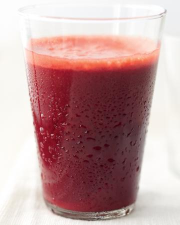 Have a Salad – in a Glass - Kale contains isothiocyanates, which help purge the body of carcinogens, and apples appear to have anticancer effects on the colon. http://www.wholeliving.com/183667/50-ways-stand-cancer