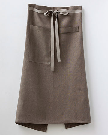 Elegant but thoroughly tested and approved for durability, Studiopatro aprons are a great gift. The linen fabric is strong and launders beautifully.