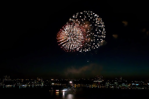 In 2009, the Macy's fireworks display was moved from its traditional East River location to celebrate the 400th anniversary of the exploration of the Hudson River by Henry Hudson. The show has remained here since.