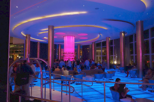 This is the famous Bleau Bar, which has long been regarded as the meeting place of the stars.