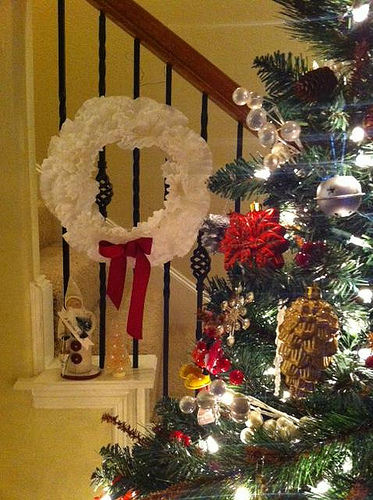 Bob Barnes from Fort Worth, TX made this wreath which is inspired by the craft segment on my show.