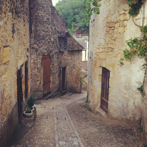 One of the many narrow streets of Beynac