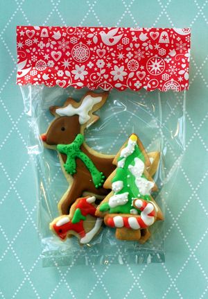 In addition to decorating her tree, Kristin baked sugar cookies using a recipe from my Best of Martha Stewart Living Holidays, published in 1993. She packaged the cookies in my holiday celophane bags.