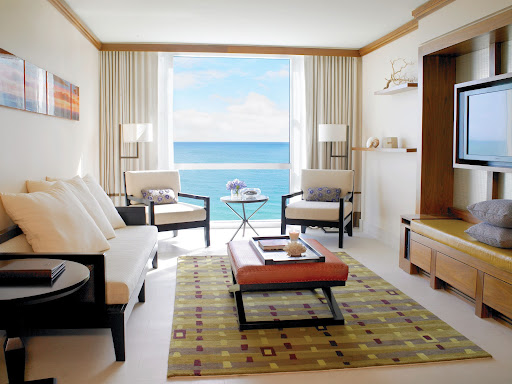 All of the rooms in the hotel are suites, featuring tranquil decor and ocean views. It's little wonder that Canyon Ranch is one of the most respected and admired destination resort spas in the world.