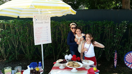 The following day I ran into Darcy Miller Nussbaum and her two girls, Ella and Pippa. They set up a Lemonade stand where they sold a nice variety of goodies.