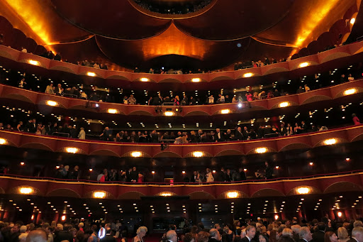 Attending The Metropolitan Opera’s Opening Season Of L’elisir D’amore 