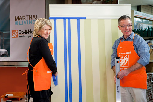 On Thursday, April 15, I led the Do-it-Herself meeting workshop, featuring Martha Stewart Living paint, at the Home Depot store on 23rd street in Manhattan. Tom Eberharter, the Director of Design & Fabrication at our company, joined me for the workshop.