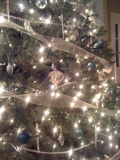 Jennifer Vichko from Yardley, PA decorated her tree using my blue and white ornaments, which also inspired her to paint her living room Muscari, a color from my line of paints.