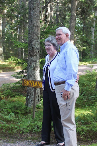 Bill & Becky Johnson — This year's Lobster on the Sound benefit will take place on August 7th at John Williams Boat Company in Hall Quarry. The event offers cocktails and hors d'oeuvres from local restaurants, a lobster bake, auctions, and music.