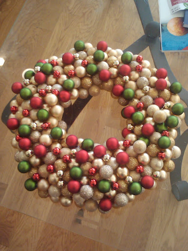 Jessica Gwen Turner from Chicago, IL was inspired by a project featured on my website to make this wreath.