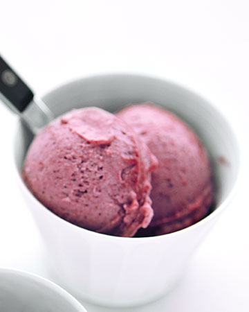 Skip the Sugar - Dessert can be just as sweet and seductive without refined sugar. Studies show that eating too much of it, especially the refined types, may lead to increased inflammation. http://www.wholeliving.com/183667/50-ways-stand-cancer
