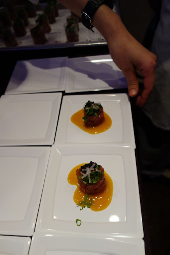 This type of dish is difficult to prepare for 600 - 900 hungry attendees.