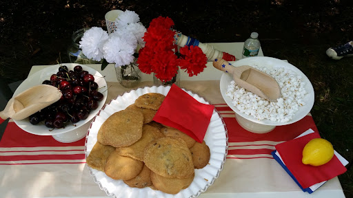 They also had homemade cookies, popcorn and fresh bing cherries. All the money they collected went to Mt. Sinai hospital. It was a very busy stand all afternoon, so they collected a nice donation!