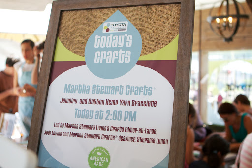 On Sunday, our experts led the craft-of-the-day at the Toyota Retreat + D.I.Y. Inspiration Lounge. Toyota is one of the sponsors of the event.