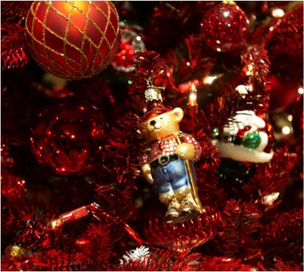 Tommy Hilfiger's tree was called All-American Christmas and featured these adorable lumberjack bear ornaments.