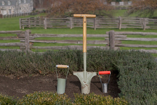 Depending on bulb size and soil conditions, there are a few different bulb planters to choose from. On the left is a hand-held for large-size bulbs. In the middle is a standing bulb planter, which is good for tough soil. And the red handled one is for smaller bulbs and easy soil.