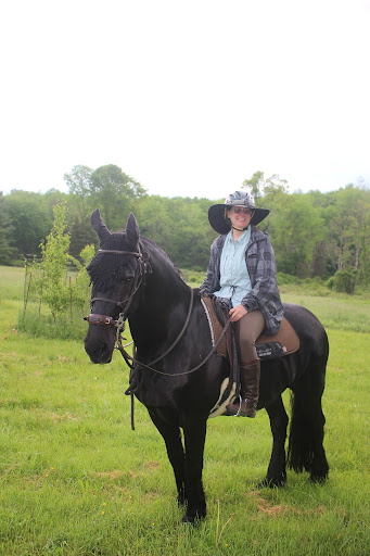 Here is Betsy on Ramon at the, who is wearing a handsome crocheted fly bonnet. The Pace began and ended at the historic John Jay Homestead, down the road from my farm. John Jay was one of the founding fathers of the United States.