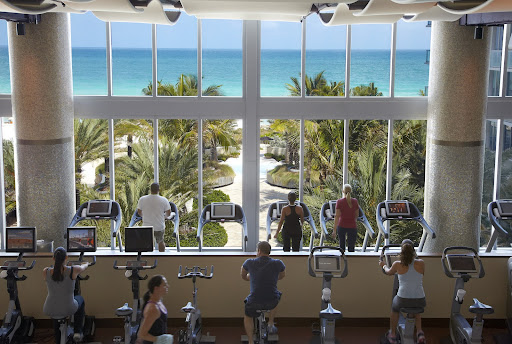 Canyon Ranch emphasizes health and wellness on every level and they have a staff of physicians, exercise physiologists, and other health specialists. Many rooms have floor to ceiling windows to enjoy the view.