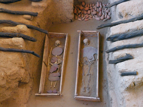 Numerous graves were found and are in the process of being uncovered. On the left is a replica and on the right is an original skeleton.