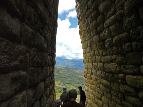 The structure of the main building is circular and for security purposes, the access corridor is sufficiently narrow to allow only one person at a time to enter.