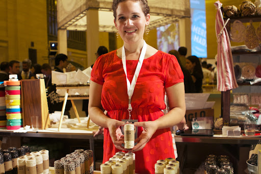 Erin Ozer of Knot & Bow, showed her carefully curated collection of modern, nostalgic stationery goods including gift wrap and packaging, craft, office, and event supplies. http://www.knotandbow.com/