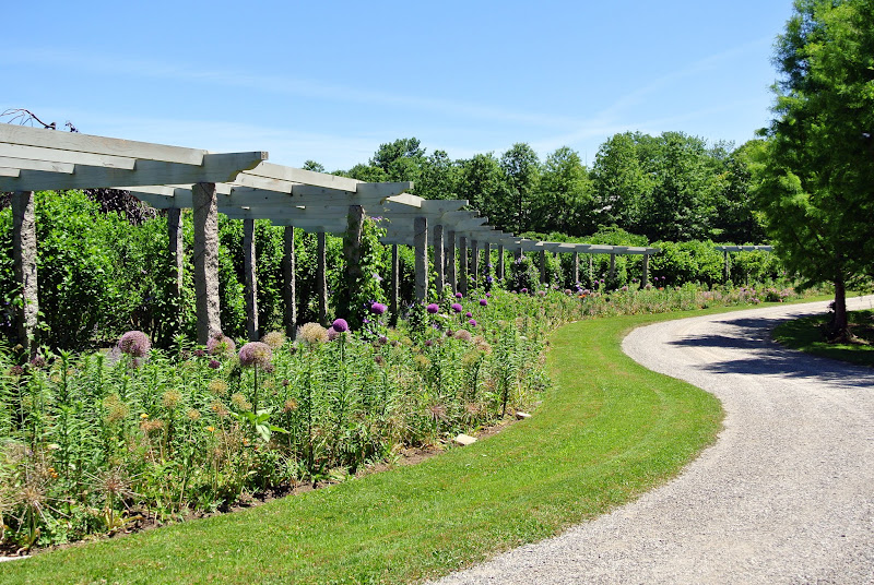 A June Garden Tour at Cantitoe Corners The Martha Stewart Blog